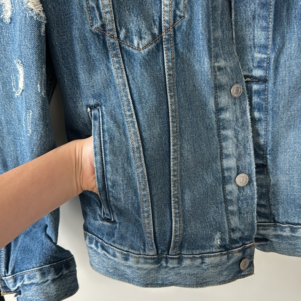 Levi’s Denim Jacket - Picture 3 of 5